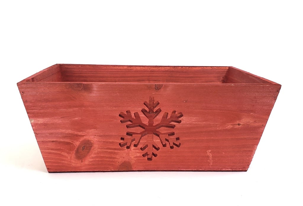 Contenant rectangulaire en bois patiné rouge avec découpe en flocon de neige 13" x 9" x 5"